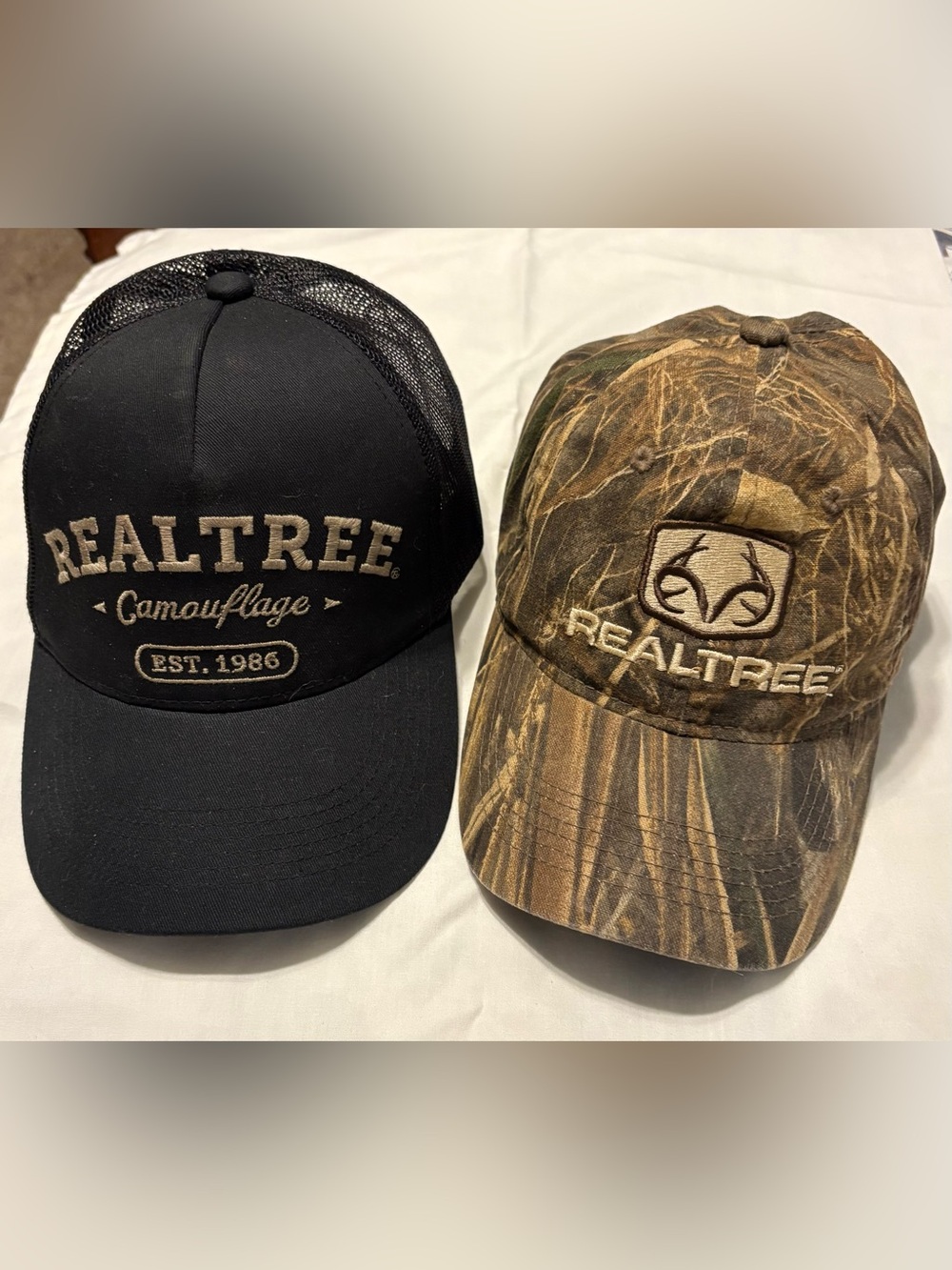 Caps
